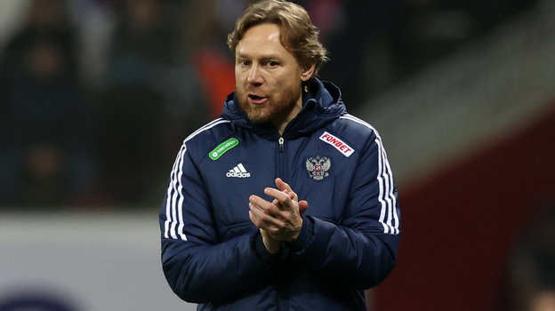 Валерий Карпин.