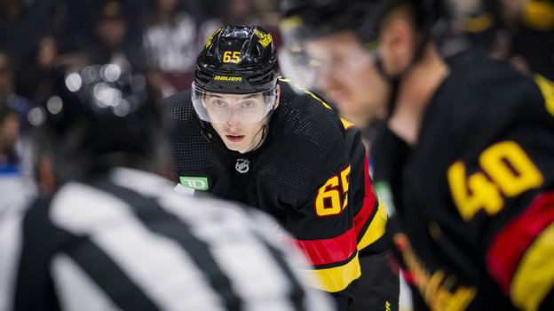 Илья Михеев (в центре).