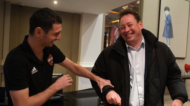 Алан Дзагоев и Леонид Слуцкий.