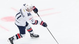 «Все его ругают, а он уже как Малкин». Самый дорогой форвард «Магнитки» набрал 6 очков в одном матче