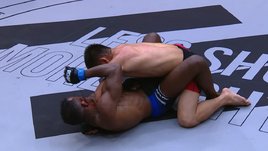 Бразильцу почти полностью оторвало ухо на турнире АСА. Это случилось после удара локтем