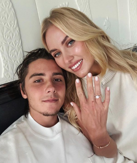 Александр Шевченко сделал предложение Анастасии Потаповой.