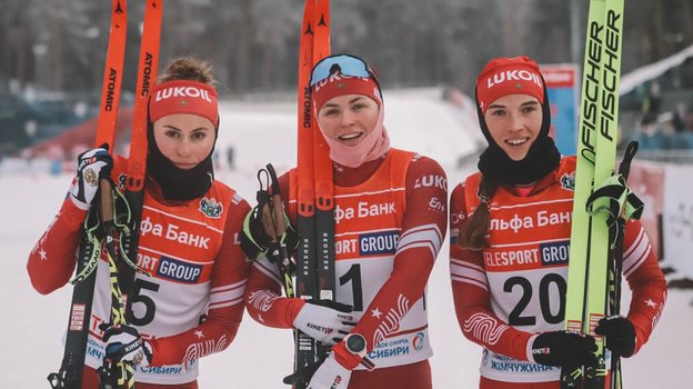 Алёна Баранова (слева), Анастасия Фалеева (в центре) и Евгения Крупицкая.