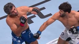 Царукян вырубил Дариуша коленом за минуту! Арман ворвался в топ-5 легкого веса UFC