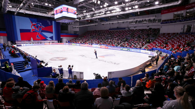 Ледовая Арена «Трактор» в Челябинске во время чемпионата России по фигурному катанию сезона-2020/21. Ледовая Арена «Трактор» в городе Челябинск во время чемпионата России по фигурному катанию в сезоне-2020/2021.