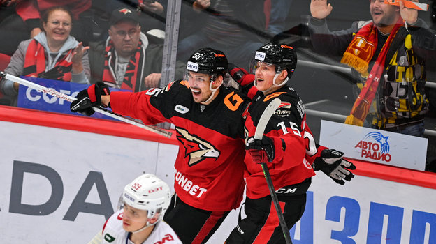 Богдан Киселевич и Денис Венгрыжановский. Хоккеисты Богдан Киселевич и Денис Венгрыжановский.