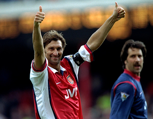 Тони Адамс. Футболист «Арсенала» Тони Адамс.