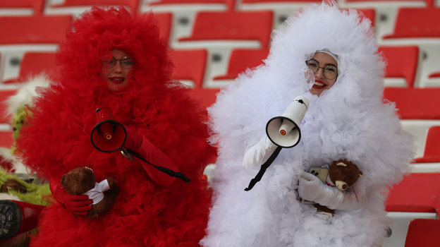 Болельщики «Спартака» в костюмах