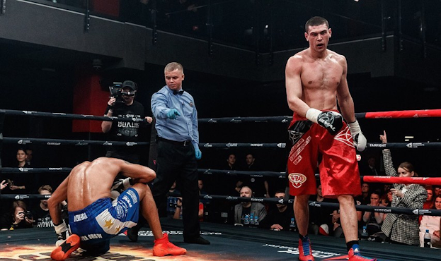 Евгений Тищенко нокаутировал немца Леона Харта.