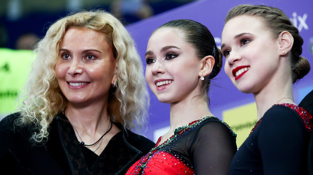 Этери Тутберидзе, Алина Загитова и Майя Хромых. Этери Тутберидзе, Алина Загитова и Майя Хромых