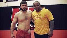 «В ММА он надрал бы зад всем, включая Джона Джонса». Как олимпийский чемпион Гацалов шокировал Кормье