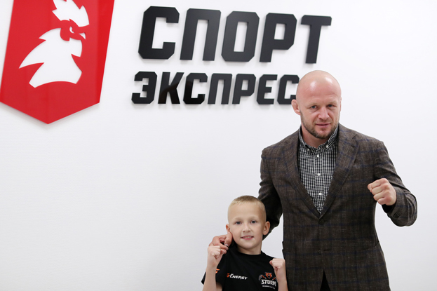 Александр Шлеменко с сыном в редакции «СЭ».