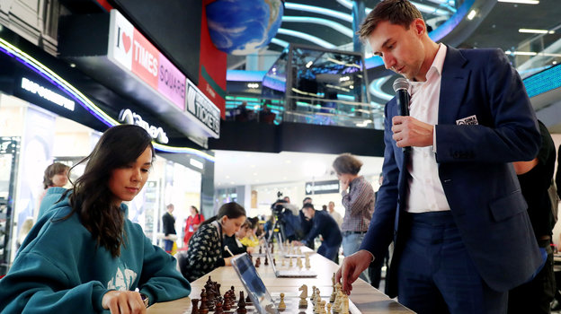 Шахматисты Зарина Шафигуллина и Сергей Карякин