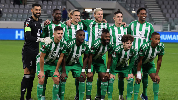 Футболисты «Ариса».