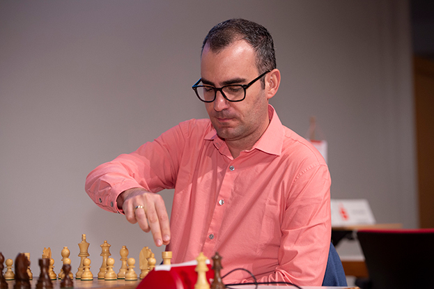 Леньер Домингес. Шахматист Леньер Домингес.