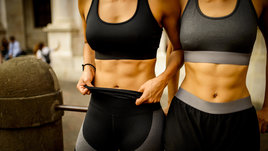 Девушки с прессом