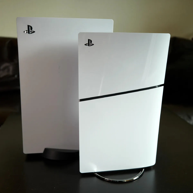 PS5 vs. PS5 Slim.