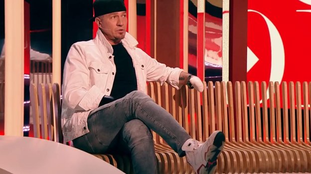 Роман Костомаров в студии Первого канала.