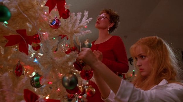 Кадр из фильма «Эдвард руки-ножницы».