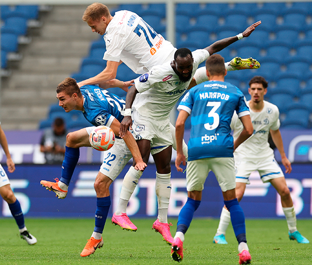 Тамерлан Мусаев (слева).