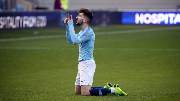 Бенхамин Гарре.