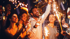 Танцы в Новый год.