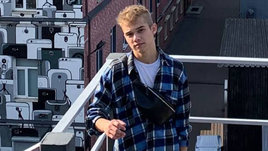 Актер Рузиль Минекаев