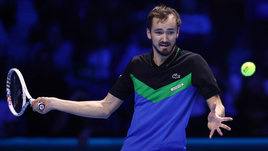 Медведев принес российской команде первую победу в Абу-Даби. «Орлы» сохранили шансы на финал