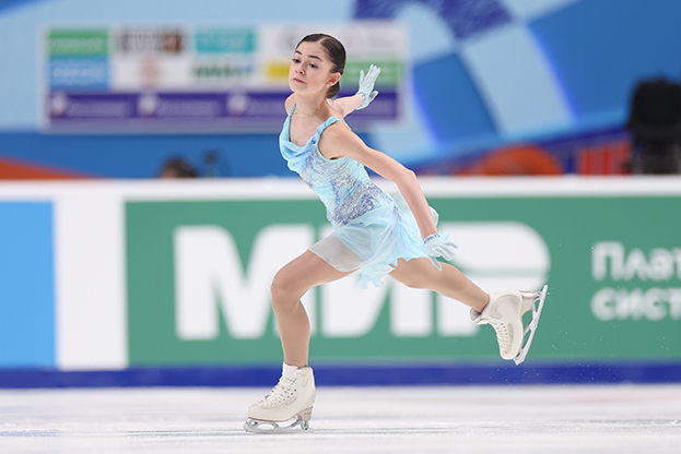 Аделия Петросян. Фишуристка Аделия Петросян.