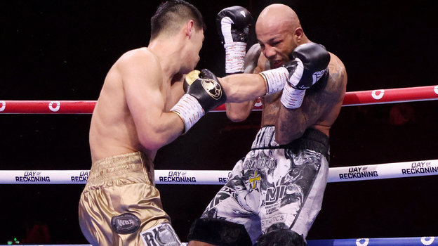 Дмитрий Бивол и Линдон Артур.