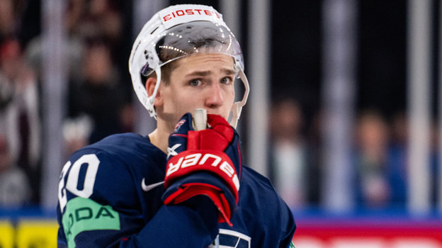 Лэйн Хатсон. Хоккеист Лэйн Хатсон