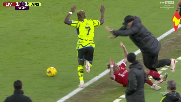 пострадал даже Юрген Клопп.