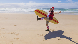 Санта-серфинг в Австралии.