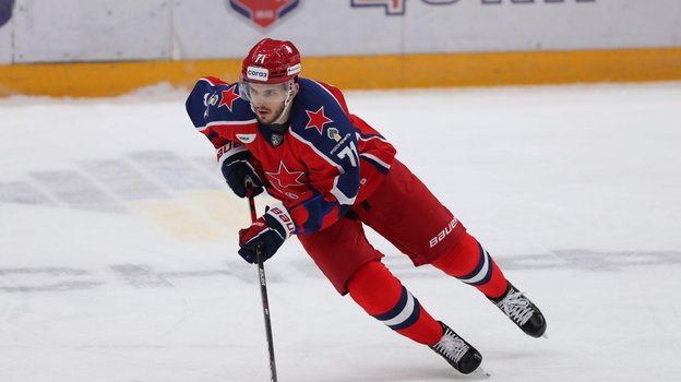 Константин Окулов. Хоккеист Константин Окулов.