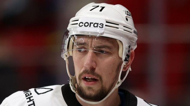 Антон Бурдасов. Хоккеист Антон Бурдасов.