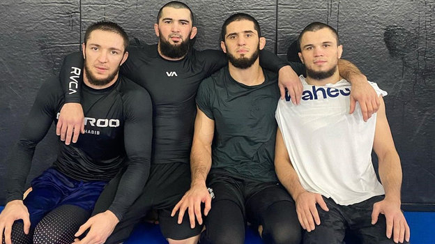 Сайгид Изагахмаев, Абдурахман Гитиновасов, Ислам Махачев и Умар Нурмагомедов. Сайгид Изагахмаев, Абдурахман Гитиновасов, Ислам Махачев и Умар Нурмагомедов