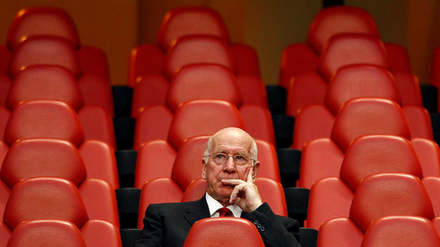 Бобби Чарльтон. Легендарный английский футболист Бобби Чарльтон скончался на 87-м году жизни.