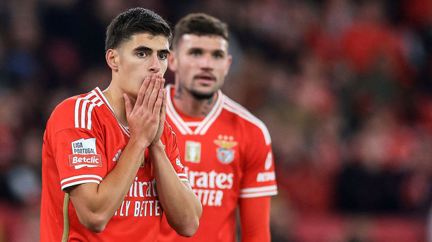 Антониу Силва. Футболист Антониу Силва