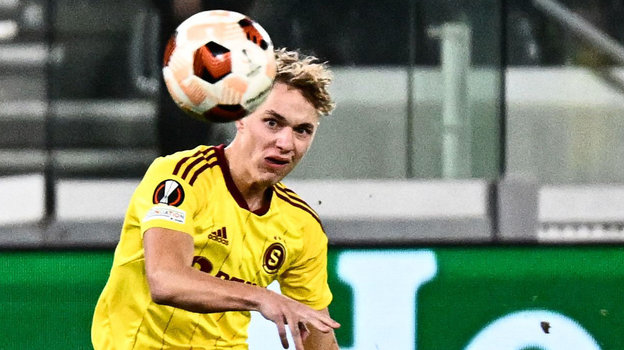 Адам Карабец. Футболист Адам Карабец