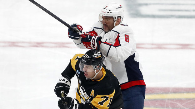 Александр Овечкин (№8) и Евгений Малкин.