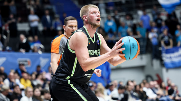 Александр Захаров.