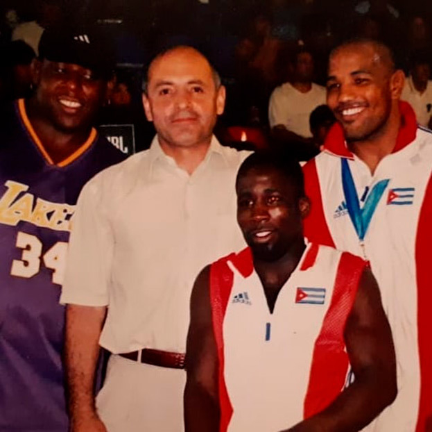 Рамазан Рабаданов и серебряный призер Олимпиады-2000 по вольной борьбе, экс-боец UFC Йоэль Ромеро (справа).