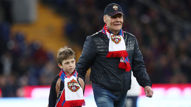 Отец и сын Игоря Акинфеева.