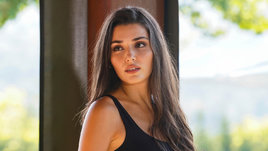 Кадр из сериала «Совершенно другой»