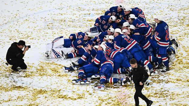 Хоккеисты сборной США.