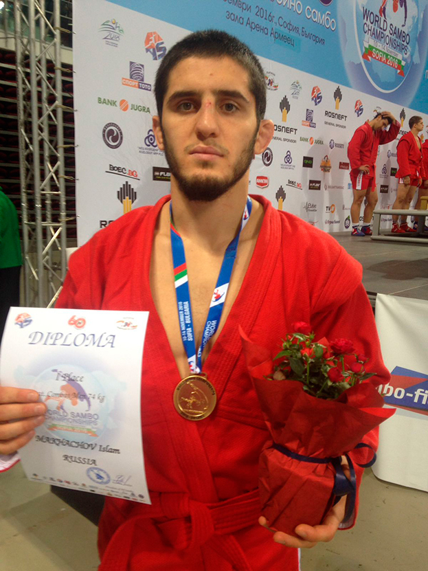 2016 год, Ислам Махачев после победы на чемпионате мира по боевому самбо.