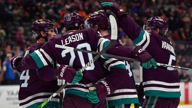 Хоккеисты «Анахайма».