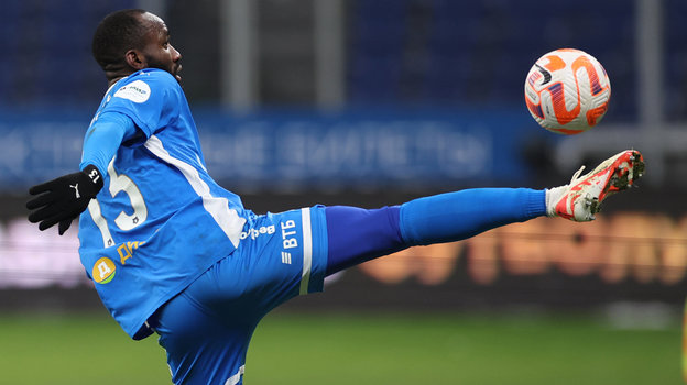 Николя Муми Нгамале. Футболист Николя Муми Нгамале