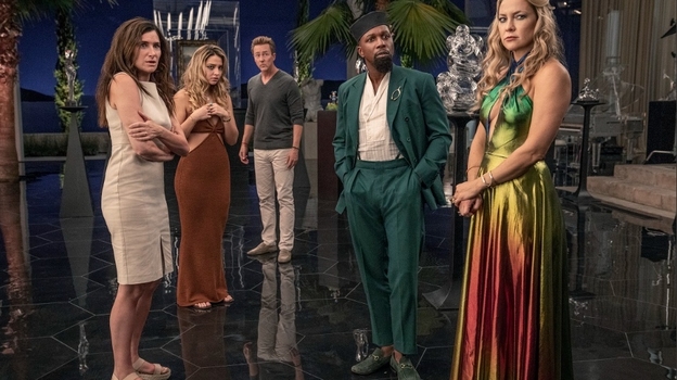 Кадр из фильма «Достать ножи: Стеклянная луковица»