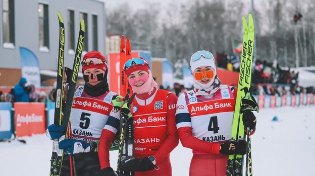 Анастасия Фалеева (в центре), Ольга Сергеева и Екатерина Евтягина.